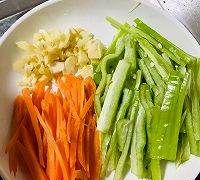 洋葱炒猪肉怎么炒,五花肉炒洋葱怎么做好吃图4