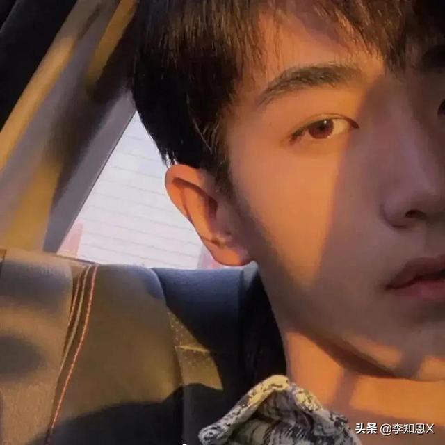 微信头像简约干净阳光（微信头像背景图）(42)