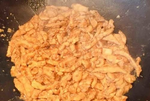鸡胸肉怎么做好吃,鸡胸肉怎么做好吃 教你4种不错的方法视频图13