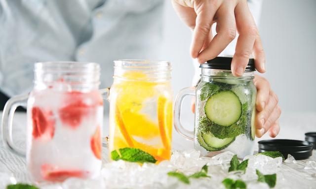 夏天喝热茶还是冷饮哪个更能降温