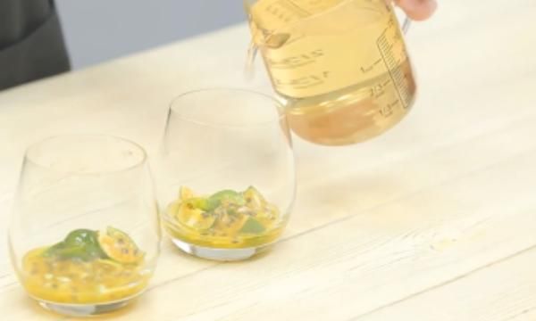 香瓜可以做水果茶吗，百香果水果茶怎么做？图12