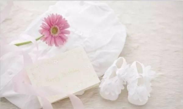 白色衬衣领子发黄怎么洗干净,白色衬衣领子发黄怎么去除图7