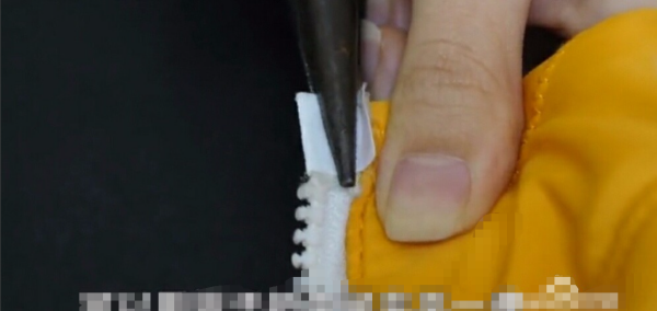 拉链下面固定的坏了怎么办,拉链的固定方块坏了怎么办图7