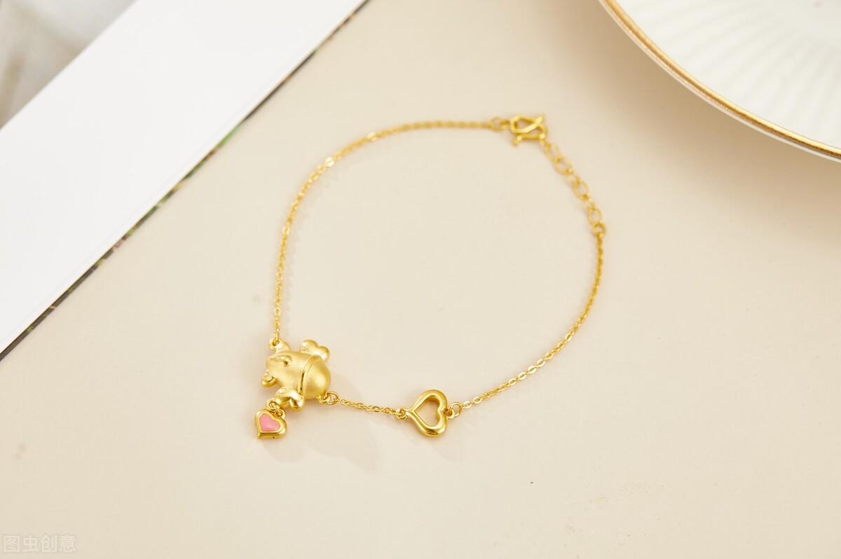 金子怎么清洗会更亮(金子怎么清洗才能亮)