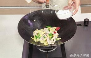 家常竹笋炒肉的做法（竹笋炒肉是一道非常下饭的家常菜）(15)
