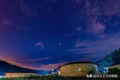 ​上联: 风吹云动星不动 诚邀下联妙对