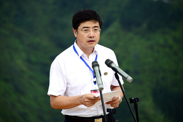 央视主持人张政背景如何 张政老婆是谁