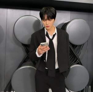 ​韩知名男星被折磨20年绝望恳求粉丝：我不想死在道路上...