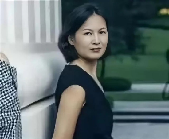 任正非娶了几任老婆？有3个孩子3个姓氏且娶了小近30岁的娇妻