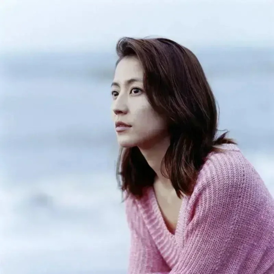 “夏天就是浴衣，大海，长泽雅美，让我难以忘怀。”