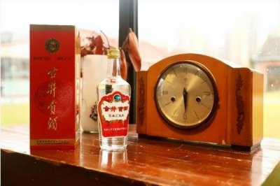 ​五粮液与五粮尊(五粮液与五粮尊哪个好)