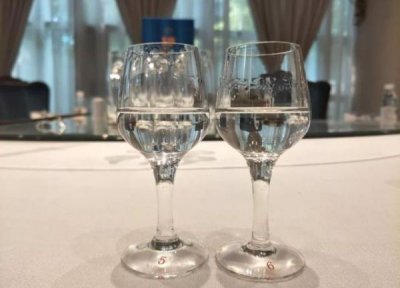 ​陈年老窖42度多少钱(陈年老窖53度多少钱)