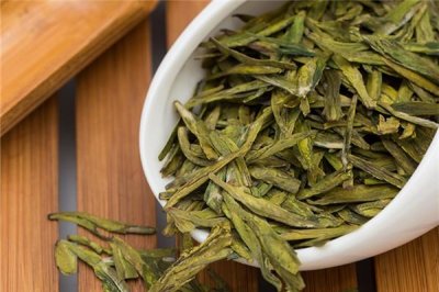 ​西湖龙井用多少度的水来泡 西湖龙井的口感和特点