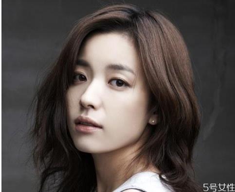 如何用刘海修饰脸型 怎样用刘海修饰大圆脸