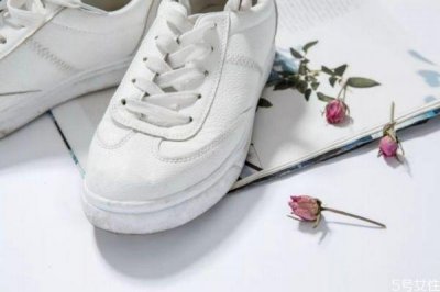 ​柴油滴到鞋上怎样去除 柴油油渍怎么能去掉