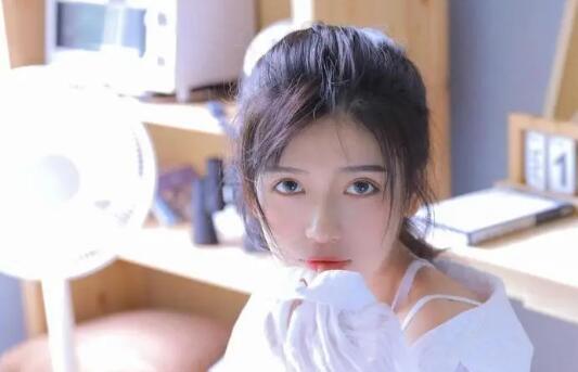 说女生手粗她生气不理我了怎么办