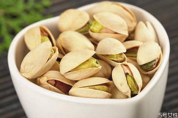 什么人不能吃开心果呢 吃开心果有什么注意的呢 什么人不能吃开心果呢 吃开心果有什么注意的呢