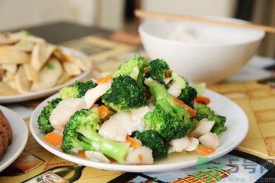 ​西兰花和豆腐能一起吃吗?西兰花烧豆腐的做法