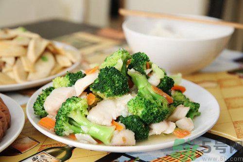 西兰花和豆腐能一起吃吗?西兰花烧豆腐的做法 西兰花和豆腐能一起吃吗?西兰花烧豆腐的做法