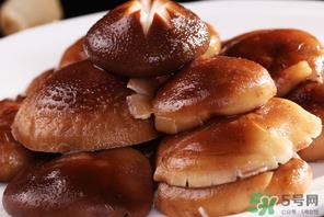 鲜香菇发黑了还能吃吗？鲜香菇放黑了还能吃吗？