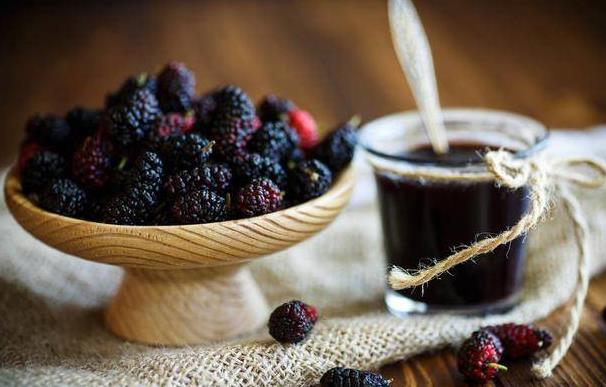 自制桑葚酒的正确方法与详细步骤