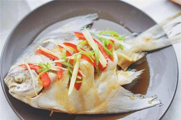 白鲳鱼怎么去内脏 白鲳鱼处理方法