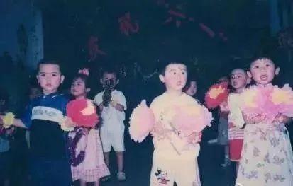 儿童节汇演妆容照曝光!亲妈看到都哭了哈哈哈哈哈哈哈哈哈