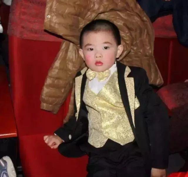 儿童节汇演妆容照曝光!亲妈看到都哭了哈哈哈哈哈哈哈哈哈