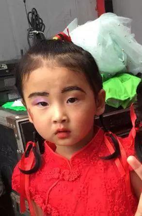儿童节汇演妆容照曝光!亲妈看到都哭了哈哈哈哈哈哈哈哈哈