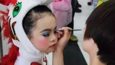 儿童节汇演妆容照曝光!亲妈看到都哭了哈哈哈哈哈哈哈哈哈