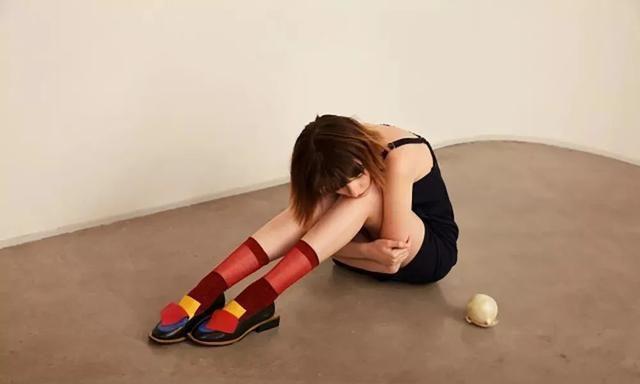 今春流行复古公主风的鞋子,温柔的精致感!