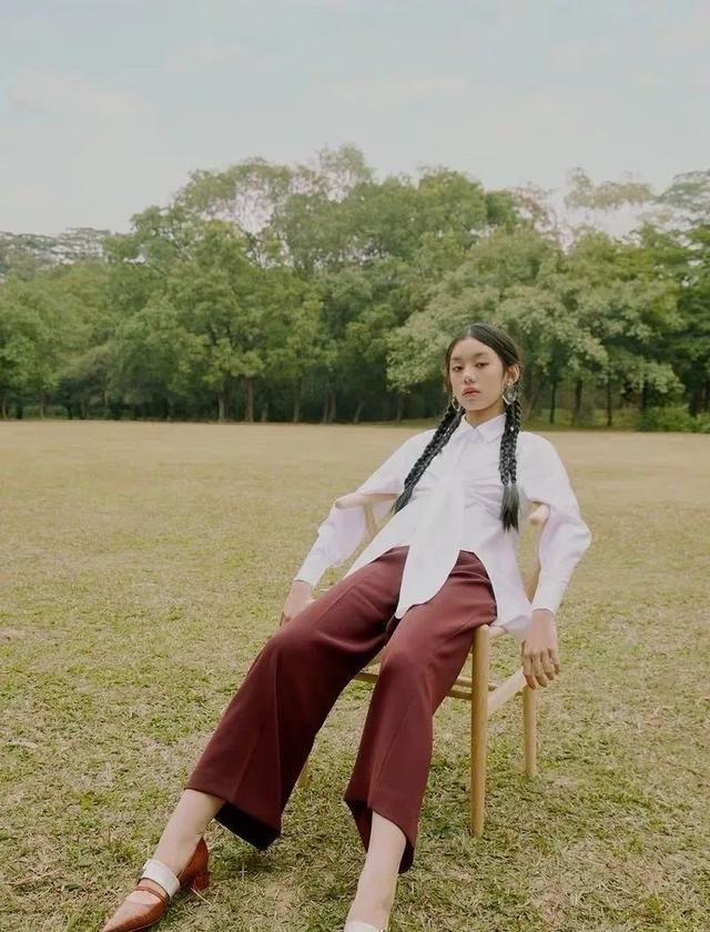 今春流行复古公主风的鞋子,温柔的精致感!