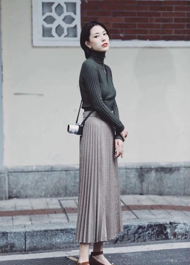 今春流行复古公主风的鞋子,温柔的精致感!