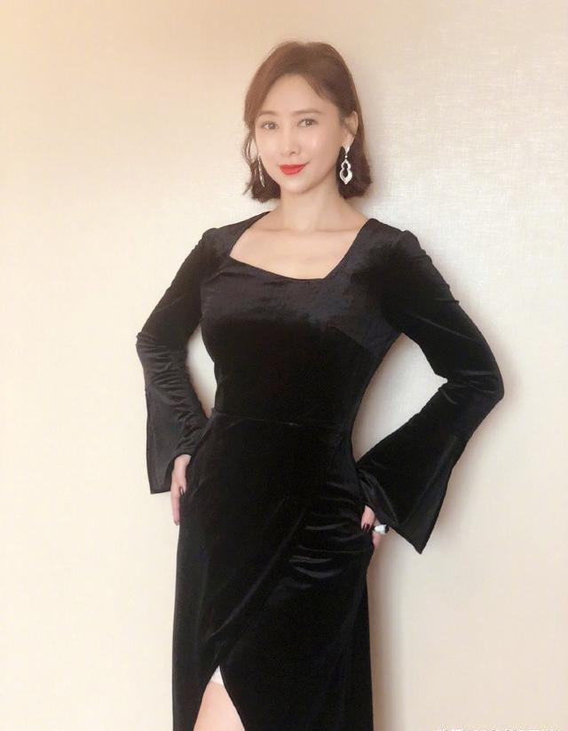 因拍三级片成名,50岁翁虹风韵犹存,网友:女神