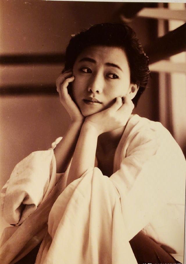 因拍三级片成名,50岁翁虹风韵犹存,网友:女神