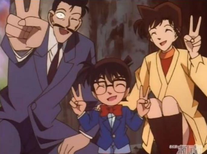 毛利小五郎曾经暗示柯南，他是知道这一切的，只是柯南没有留意