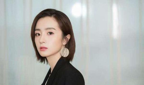 双胞胎姐妹同为复旦高材生,1个选择出国深造,而她成知名女星