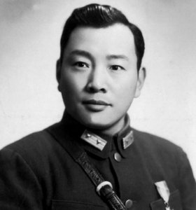 ​这位国军名将说：蒋介石不敢抗日，是因为没找到不怕死的人