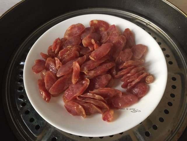 做香肠,究竟是蒸是煮?第一步就犯“忌讳”,难怪做出来又干又硬