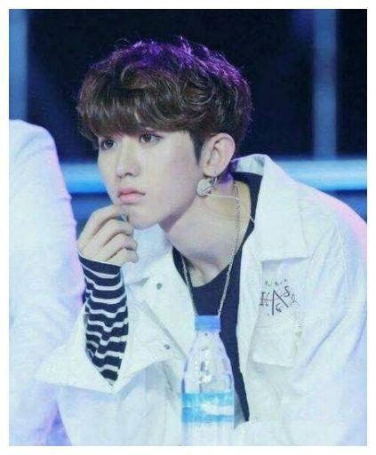 身高180以上的鲜肉：俊美的王鹤棣，帅气的吴磊，巨星潜质的他