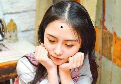 身上这些地方是富贵痣，伸手接财富越老越有钱