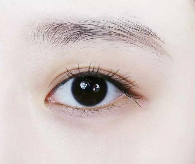 “丹麦天使”素颜似路人，妆后却变仙女！