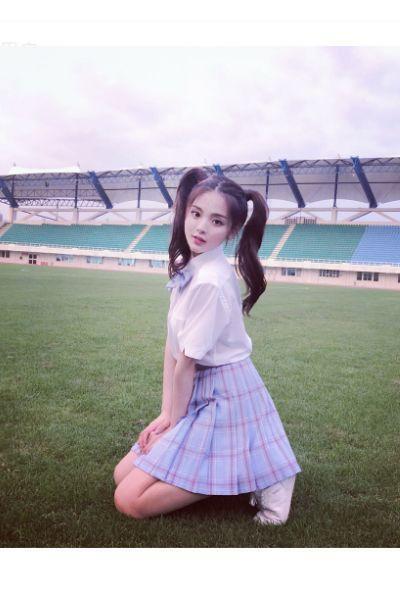 “村花”杨超越旧照曝光，被疑整容，网友回复真相了！