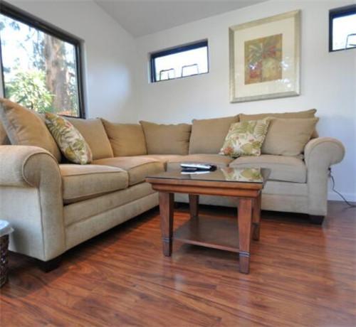 客厅铺木地板很后悔 木地板应如何保养