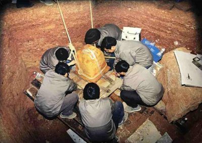 ​雷峰塔下真的有白蛇？考古学者进入地宫后，发现千年奥秘