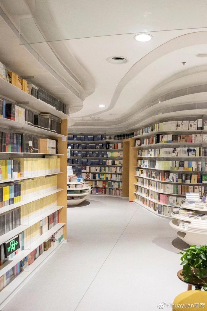 钟书阁—梦幻圣洁的书香天堂