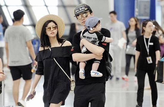 星二代户口本上的大名：嗯哼的霸气，甜馨的淑女，陈睦辰有意义