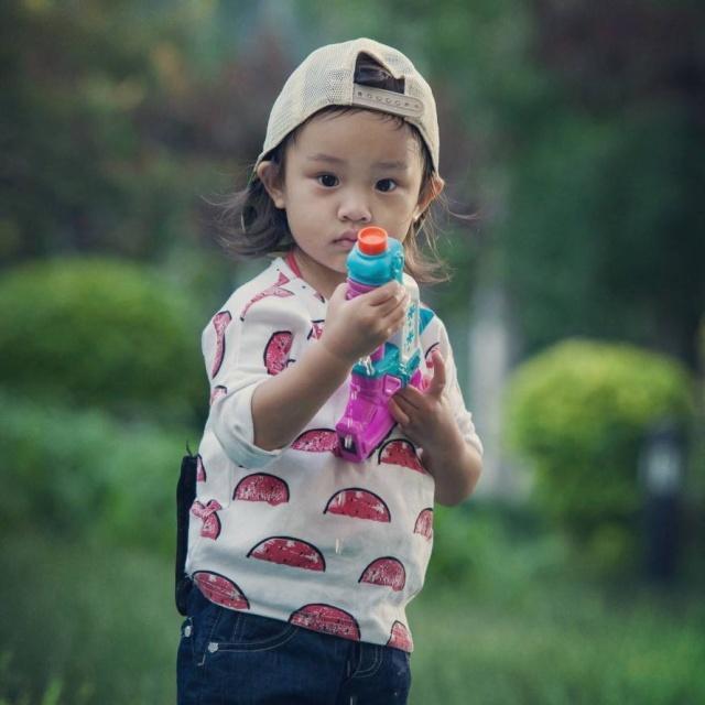 星二代户口本上的大名：嗯哼的霸气，甜馨的淑女，陈睦辰有意义