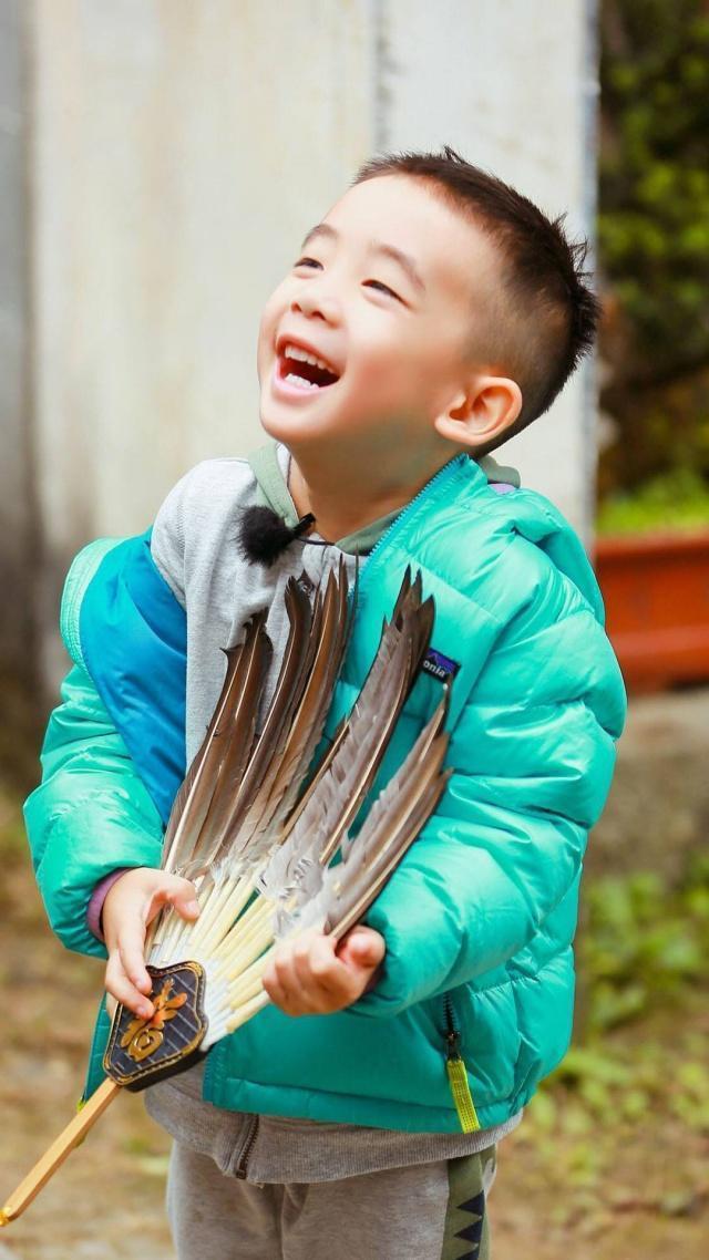 星二代户口本上的大名：嗯哼的霸气，甜馨的淑女，陈睦辰有意义