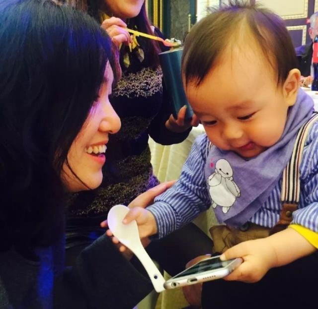 星二代户口本上的大名：嗯哼的霸气，甜馨的淑女，陈睦辰有意义